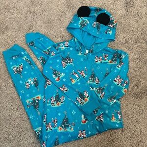 NWOT Disney Winter Mickey Mouse Onesie